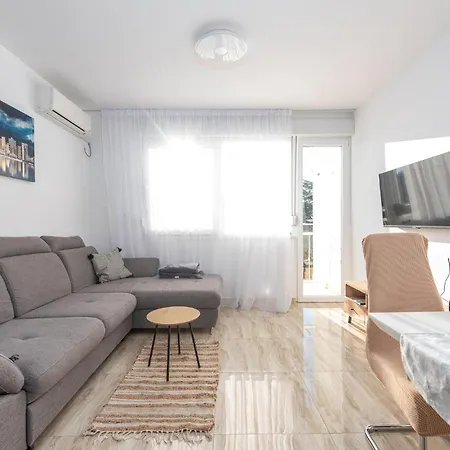 Gorgeous In With Kitchen Appartement Zadar