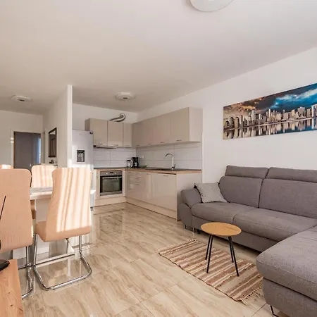 Gorgeous In With Kitchen * Zadar
