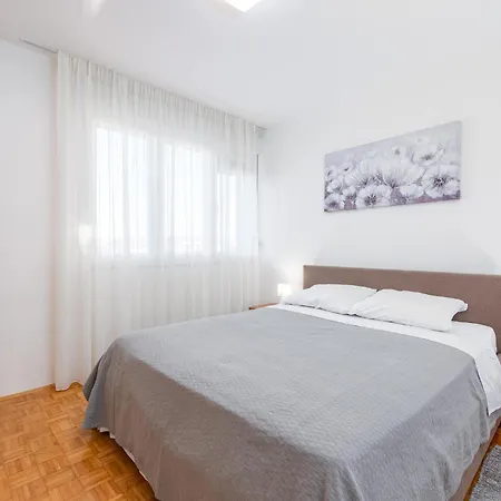 Gorgeous In With Kitchen Appartement Zadar