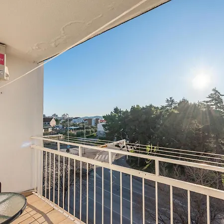 Appartement Gorgeous In With Kitchen Zadar